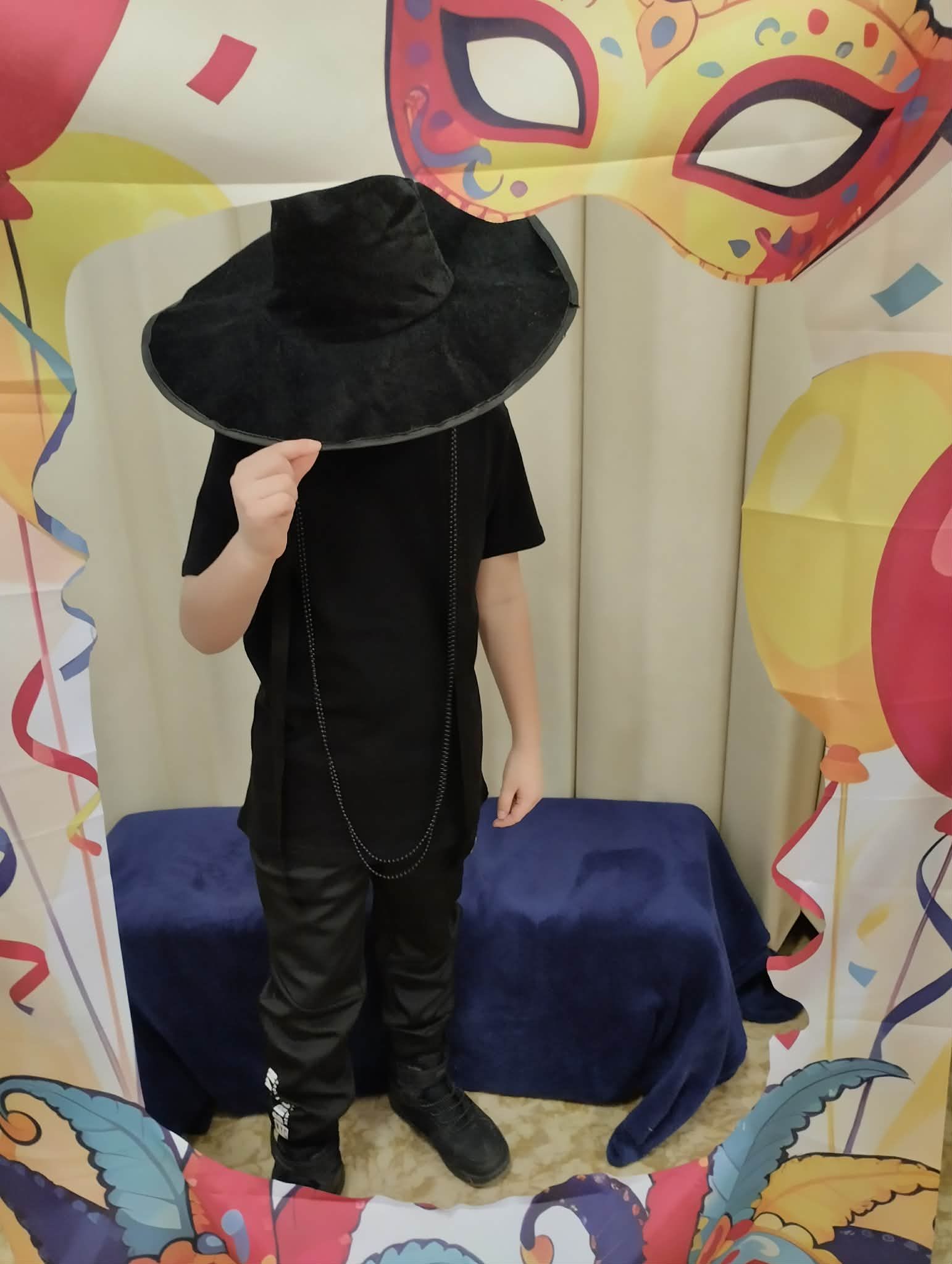 Lucas- záhadný čarodej